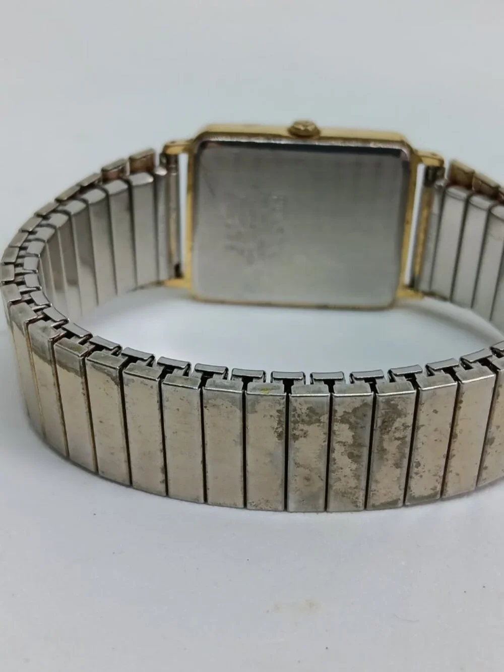 VINTAGE 1988 Pulsar V322-5300 Women's 25 mm x 30 mm Gold Tone Quartz Tank Watch